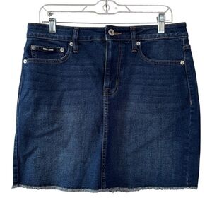 DKNY Mid Rise Denim Skirt A-line distressed raw hem denim Jean skirt women’s 10